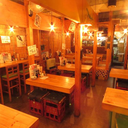 <p>The inside of the store is a lively atmosphere, and it is a popular izakaya where you can&#39;t help but stay long.In addition, we are thoroughly implementing infection control measures to ensure a safe and secure dining environment for our customers.We also have tatami mats available!</p>