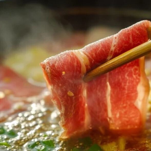 自慢の鍋料理『白金豚のすき焼き鍋』