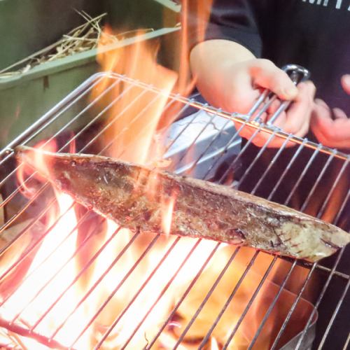 まるたん名物の藁焼き！