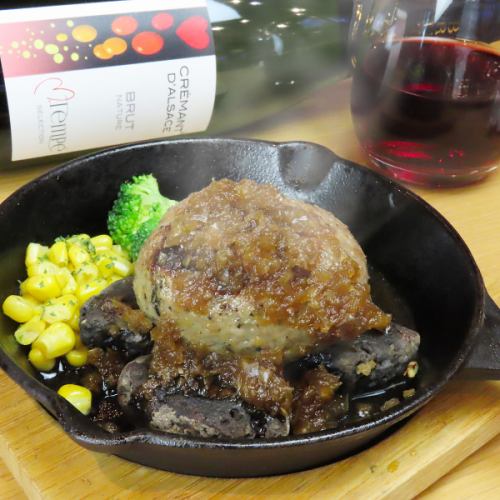 牛100％炭焼ハンバーグ(約100g)