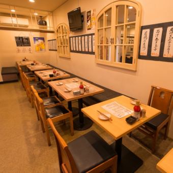 The restaurant has a bright and calm atmosphere ◎ The table seats are spacious, so it is a space where families can relax with peace of mind.