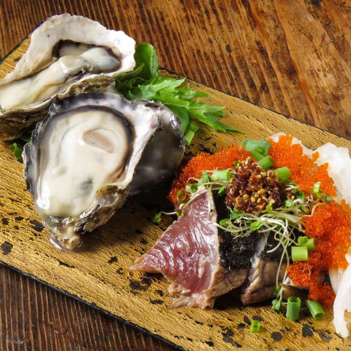 本店的招牌菜！請享用豐洲市場直送的鰹魚和兵庫縣產的新鮮牡蠣！