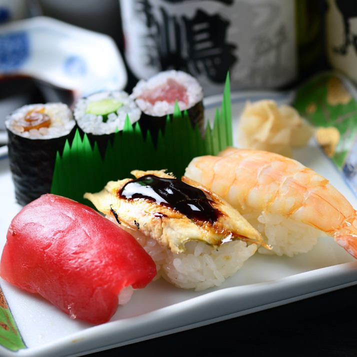 请尽情享受寿司饭在您的嘴里崩溃的精湛工艺。