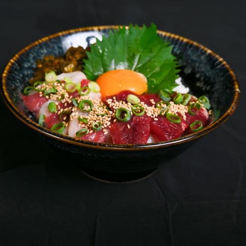 【夏季限定菜单】九州盖饭（两种马肉刺身）