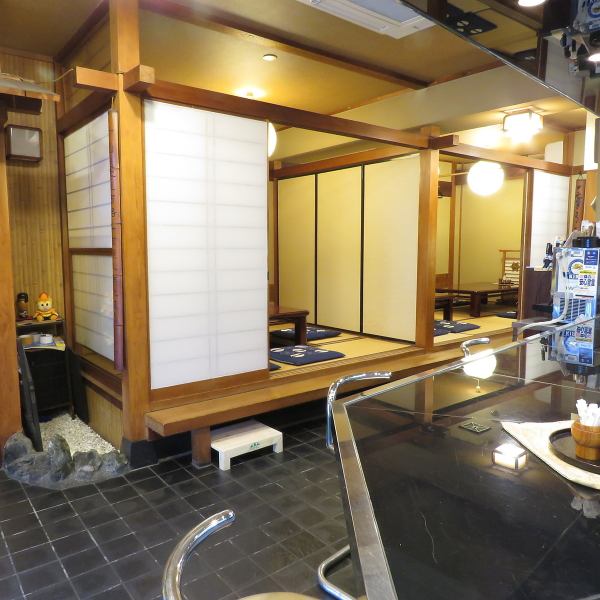 The inside of the store you can enjoy in a long-established calm atmosphere.There are counter / table seats and a private tatami room where you can relax and enjoy your meal.