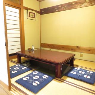 There is a tatami room where you can take off your shoes and relax.