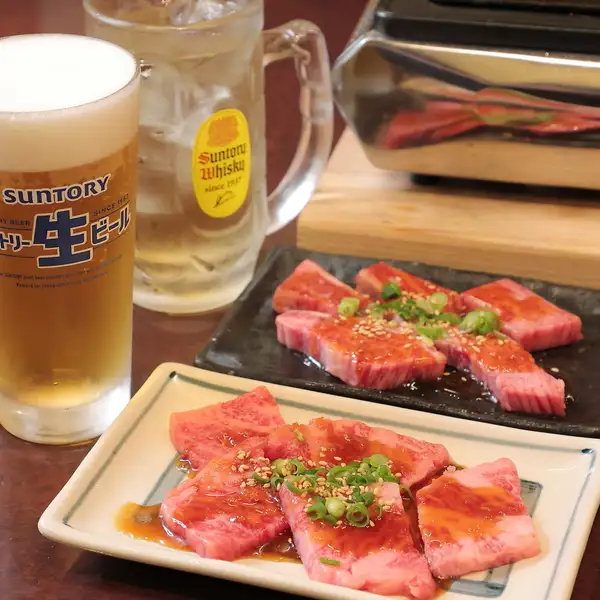 サク飲みにおすすめ！仕事帰りにふらっと焼肉はいかがですか？単品飲み放題は2280円でご用意しております！キンキンに冷えたビールと焼肉で乾杯！