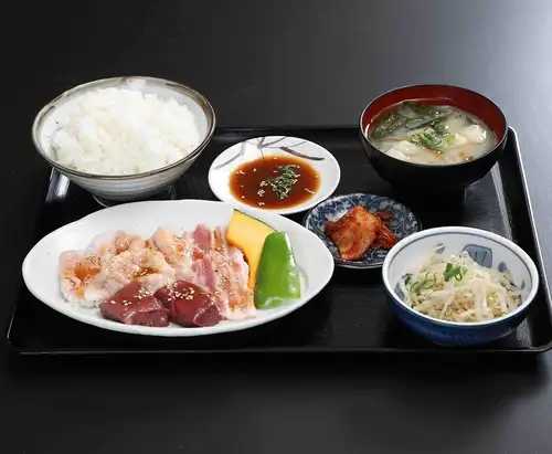 ホルモン定食