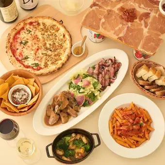 【含免费饮品】5500日元即可享用超值套餐（与朋友共度欢乐夜晚的完美选择！）