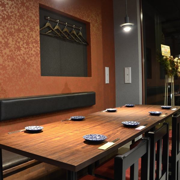 【海鮮×創作料理×居酒屋】定番メニューから海鮮も各種創作メニューもご用意させていただいてます！友人や仲間との楽しい会話や宴会を一層盛り上げます。居酒屋使いの気軽さに加え、リーズナブルな価格設定で、誰もが気軽にお立ち寄りいただけます！