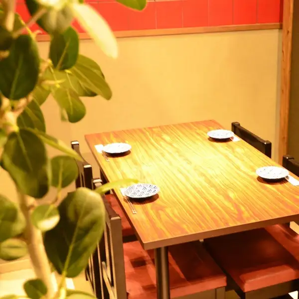 【海鮮×創作料理×居酒屋】定番メニューから海鮮も各種創作メニューもご用意させていただいてます!友人や仲間との楽しい会話や宴会を一層盛り上げます。居酒屋使いの気軽さに加え、リーズナブルな価格設定で、誰もが気軽にお立ち寄りいただけます!