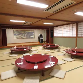 2階に座敷席のご用意ございます。最大66名様までご利用可能です。