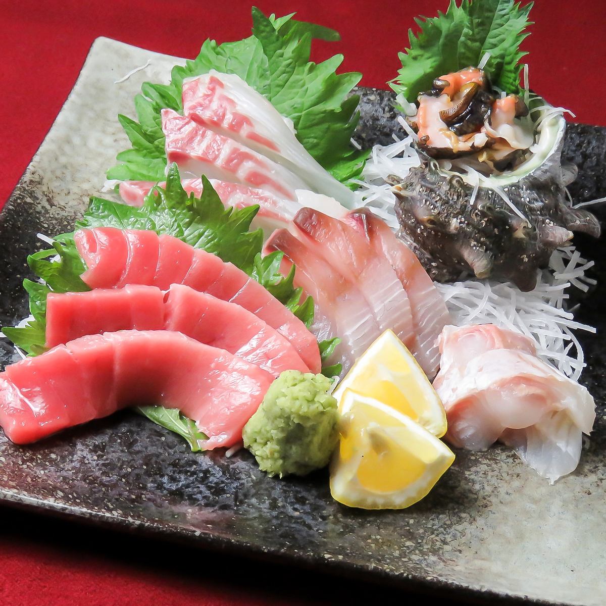 我们当天会推荐最好的鱼类，所以您可以品尝新鲜的生鱼片！