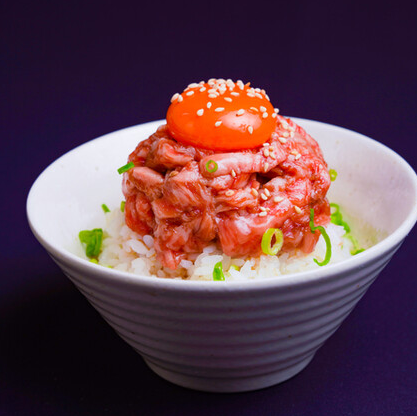 俵ユッケ丼