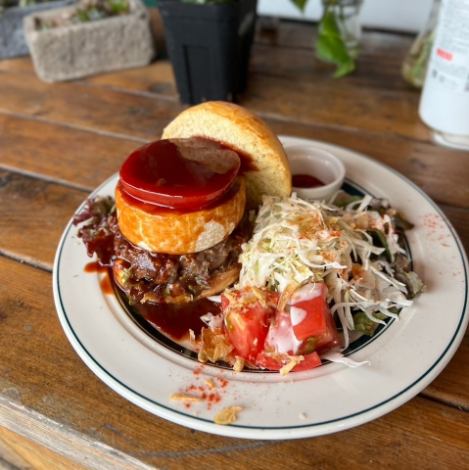 Lafayette Burger （カマンベールとSmoked BBQソースのバーガー）