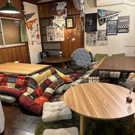 山小屋イメージの落ち着く店内は、15名様～24名様まで貸切可能◎また、10名様～は半貸切も承っております！気心しれたお仲間と盛り上がりたい時に最適です♪ご宴会におすすめの飲み放題付きコースもございますので、ご一緒にいかがでしょうか？駐車場も完備しており、団体様でもご来店しやすい環境です。