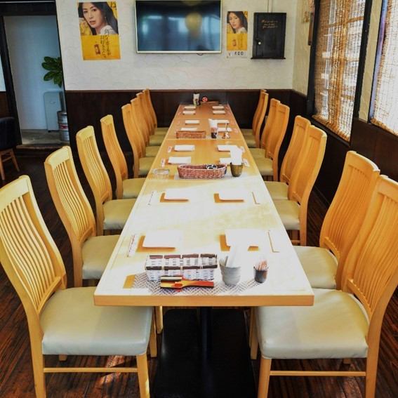 [Banquet reservations are being accepted♪] Table seats for up to 20 people.Courses start at 3,300 yen (tax included) ★There is also a large TV for various banquets and parties ☆The possibilities are endless for watching sports and community activities♪