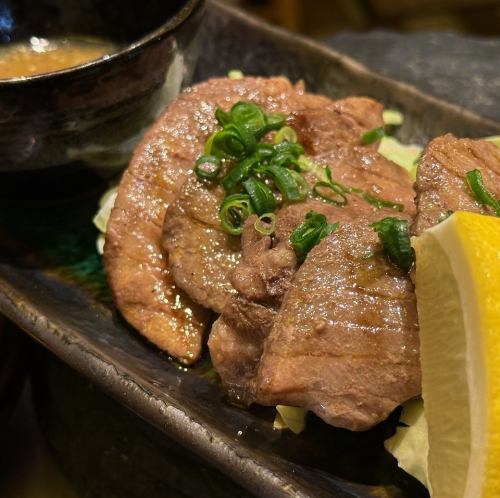 厚切り牛タンのねぎ塩だれ