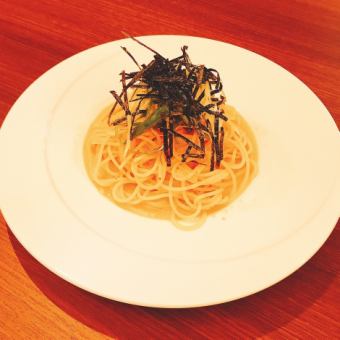 This is addictive Mentai spaghetti topped with Kujo green onions