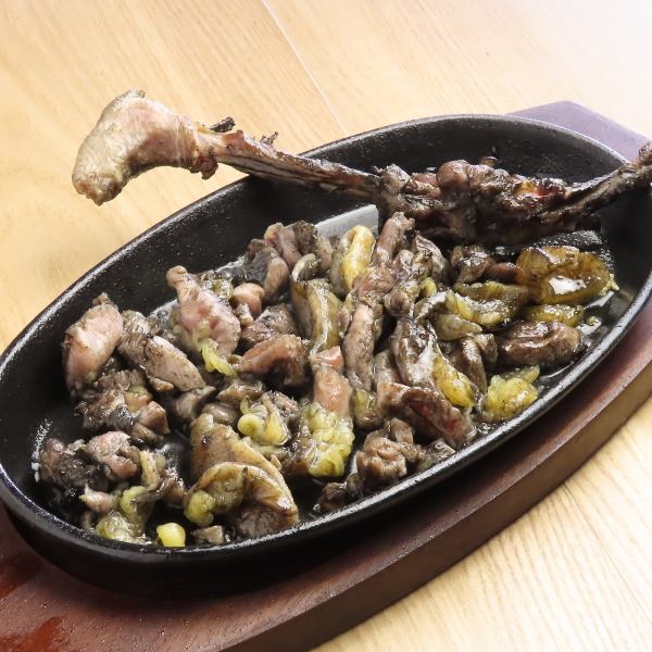 [◆宫崎特产◆] 开放式厨房一次烤制！宫崎鸡带骨大腿烤出精致的木炭香气和耐嚼的口感
