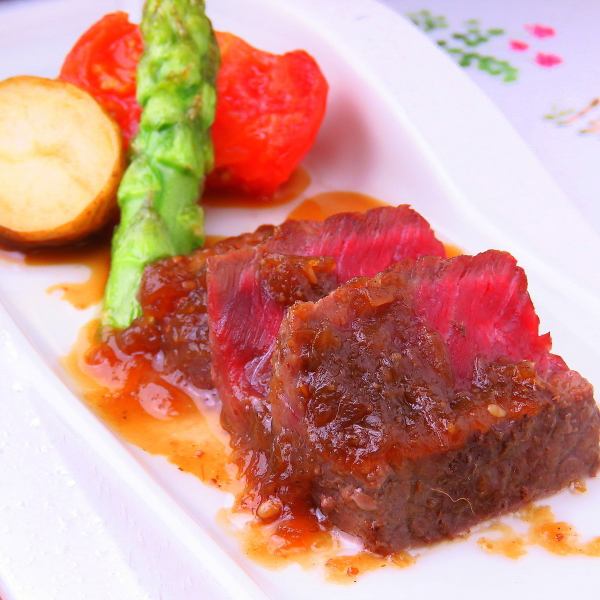 我們也大量使用國產牛裡肌和熊本縣產的紫陽花牛肉！