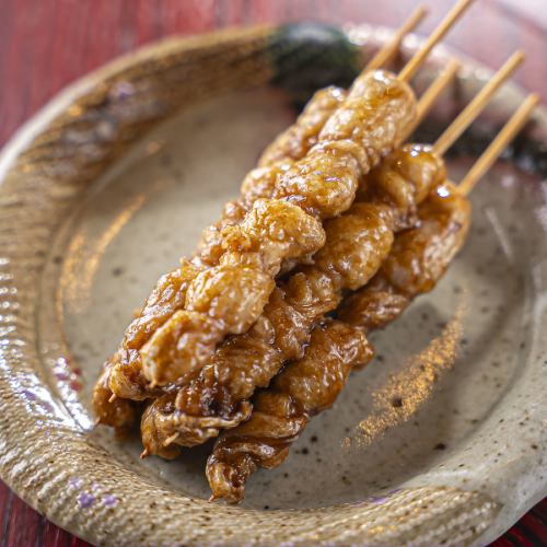 【自慢の博多料理】彦根にいながら博多の名物料理が味わえる。くるくる鳥皮など、博多料理各種揃ってます！
