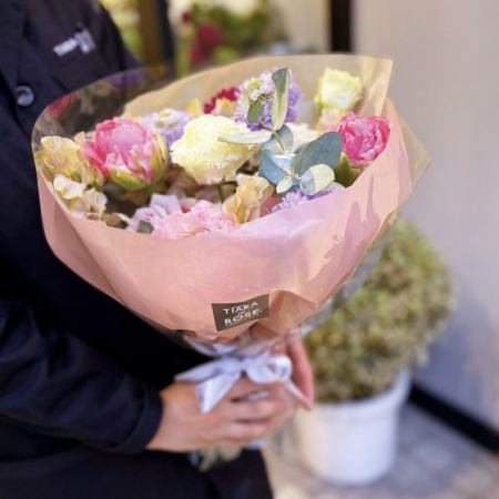 ◆ POINT available ◆ For birthdays and anniversaries ♪ Bouquets starting from 3,000 yen will be made according to your budget ♪