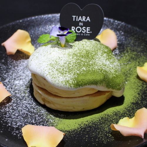 Matcha pancakes with ice cream