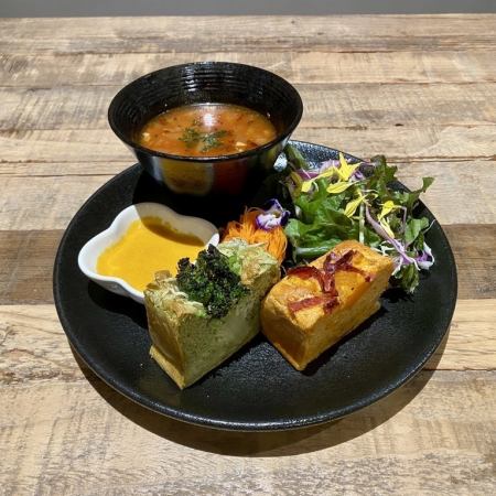 【ランチ】グルテンフリー！ 米粉のケークサレ ワンプレートランチ