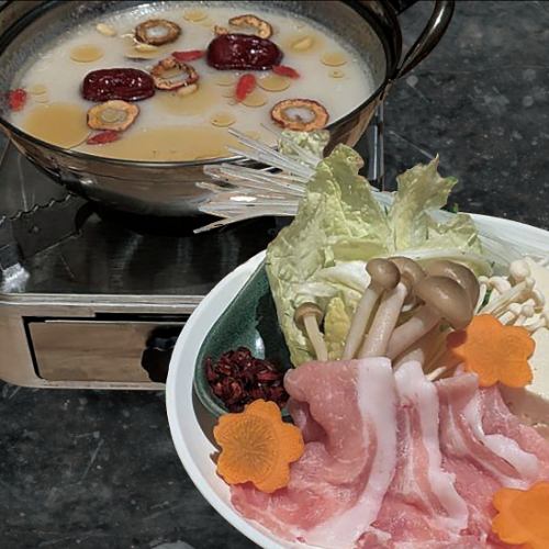 【ランチ】 豆乳薬膳鍋