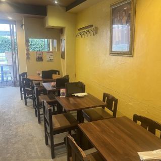 テーブルレイアウトは予約内容で変更出来ます。