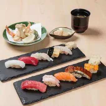 【本格寿司・車海老天ぷらコース 6,000円】赤酢使用本格寿司10貫と旬食材の天ぷらのプラン