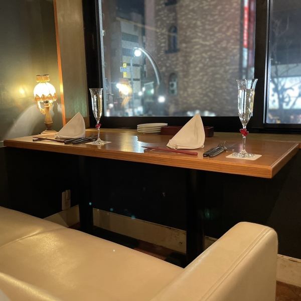 [Couple seat] is also available.You can spend a relaxing time while enjoying the scenery outside.2 seats will be available, so please make your reservation as soon as possible.