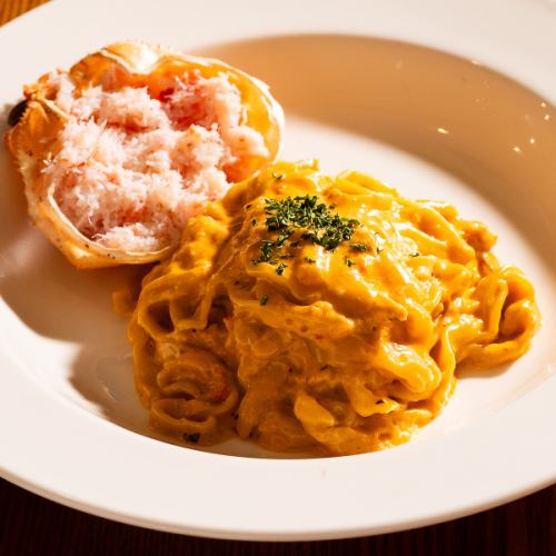 道産ズワイ蟹のトマトクリームパスタ