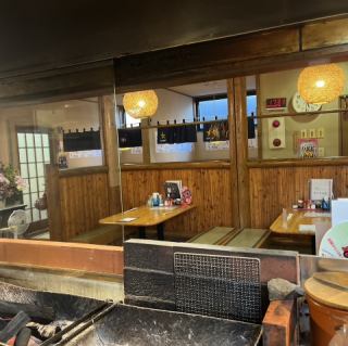 当店はお一人様でのご利用も大歓迎です◎炭火の香る贅沢なカウンターのお席を5席ご用意しております。