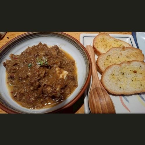 【6時間じっくり煮込んだ】牛タンや豚肉の旨味が溶け合う♪手作りもつ煮込み