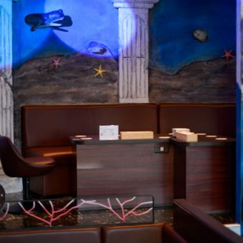 这是一个有海像的空间。