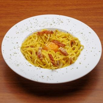 두 가지 베이컨의 크림 카보나라