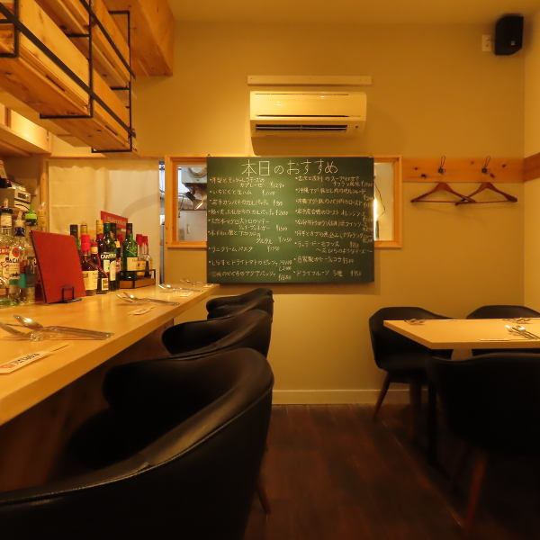 The stylish interior is perfect for a date or a girls' night out! You can also celebrate in a casual way! Don't worry, we'll also take care of surprises! We also serve dishes made with local ingredients such as cheese, meat, and wine. Please enjoy your favorite food and alcohol♪
