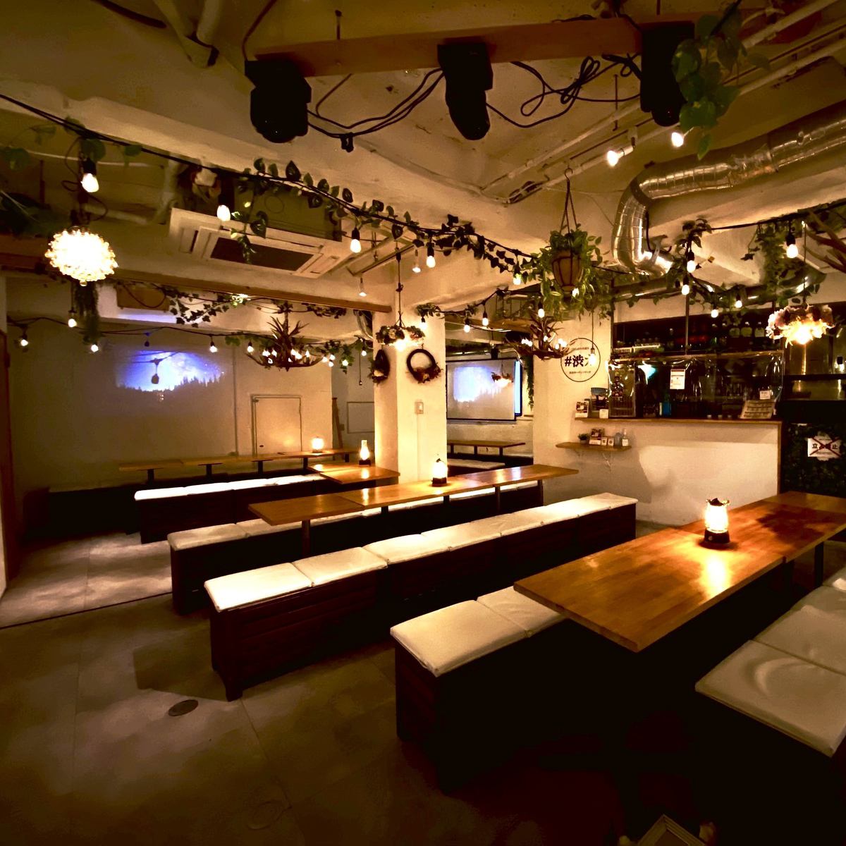 Customers who make a private reservation can enjoy the seating layout, lighting, etc. freely!Private reservations are available for 20 to 100 people at most!There is also an affiliated store in the same building, so please contact us to find out what is suitable for your party!