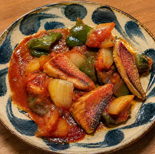 揚げグルクンの辛酢餡掛け