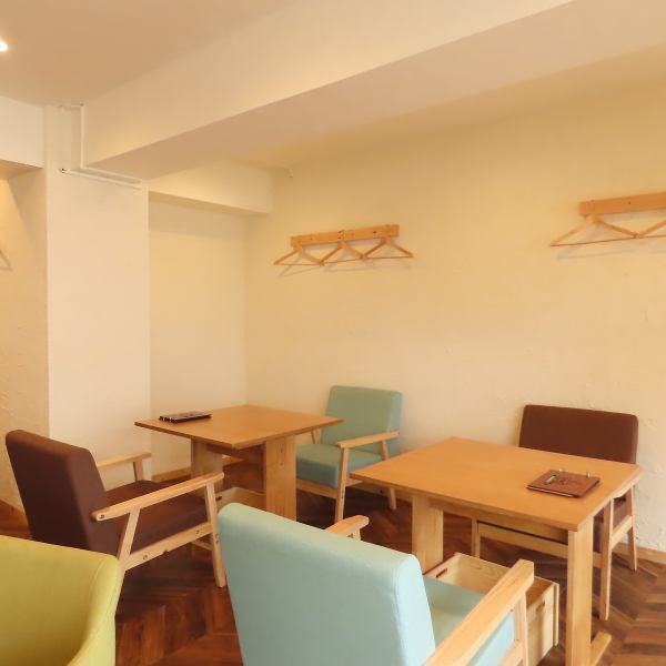 [◆◇~Recommended sofa seats~◇◆] The best thing about this restaurant is the highly recommended sofa seats! The sofa seats can seat two people comfortably, allowing you to relax while enjoying your meal or drink.Please relax and unwind. Families and children are also welcome to stay.