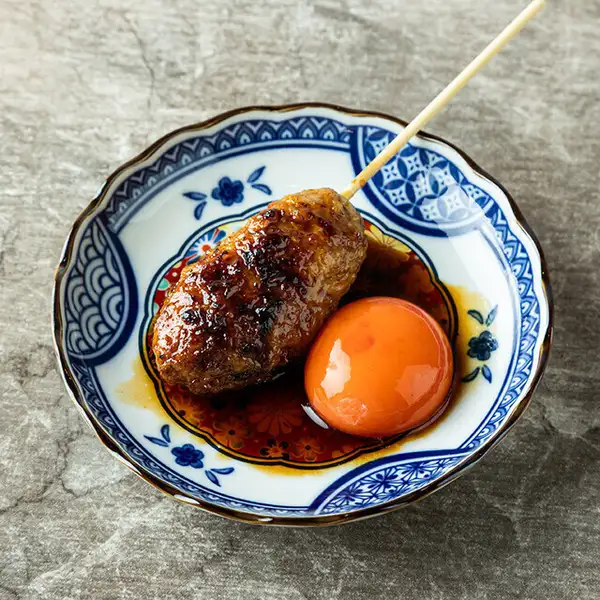 【黄金の卵黄と楽しむ】食感と旨味が凝縮された自慢の「極上つくね」