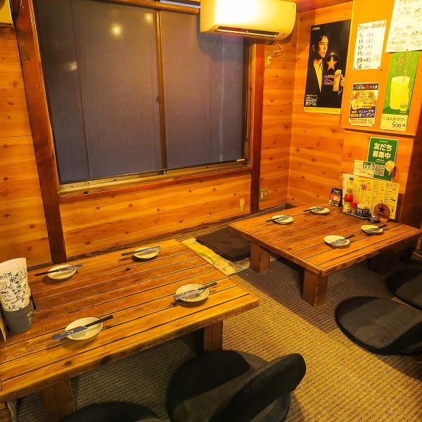 [Tasashiki]我们有2张4人桌。请脱掉鞋子放松一下。舒适的氛围很受欢迎。我们最多可以举办15人的聚会！