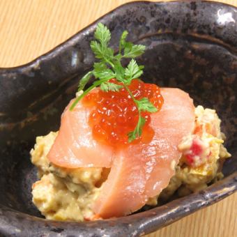 Awakened potato salad with smoked salmon, salmon roe and inca