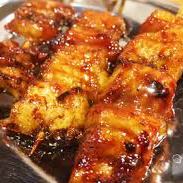 串焼きでご提供。天然と養殖の味の違いを感じてください！【うな串の食べ比べ　1450円】