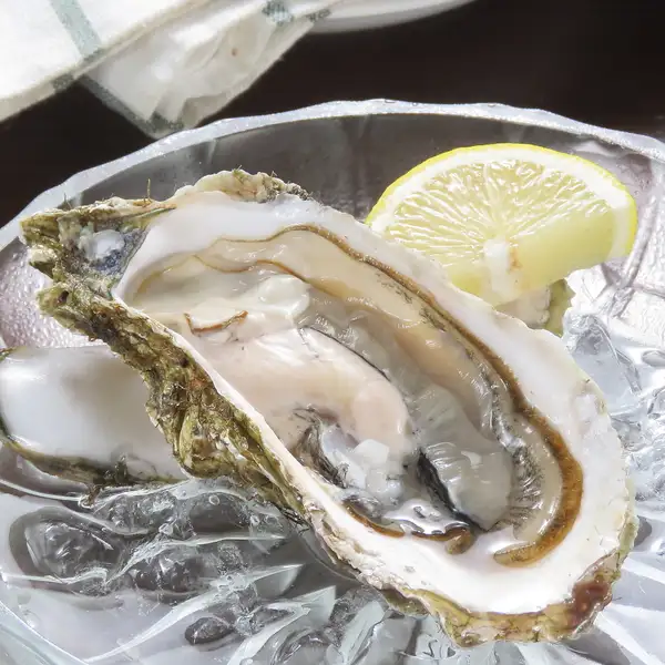【数量限定！当店オススメアラカルト】生牡蠣　450円(税抜)～