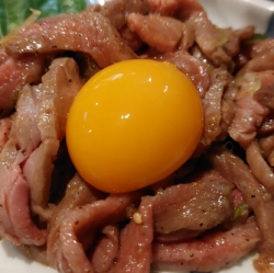 鳥ユッケ