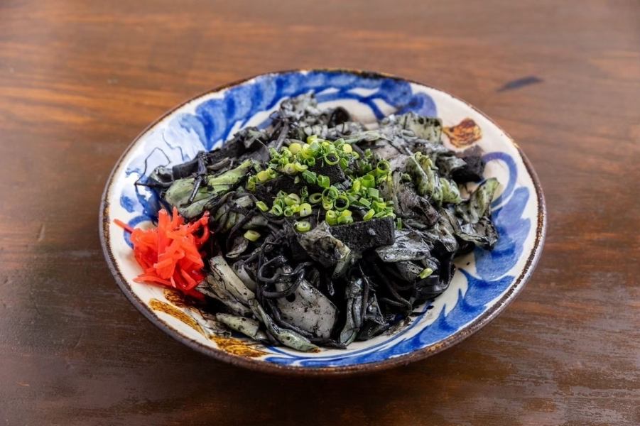 沖縄名物！いか墨焼そば