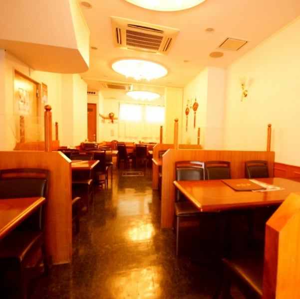 On the first floor, a table suitable for small and medium-sized banquets is prepared according to the number of people ♪ There is a popular round table and table seats.It can be used in various scenes such as New Year party, girls' party, company drinking party, mom party etc.